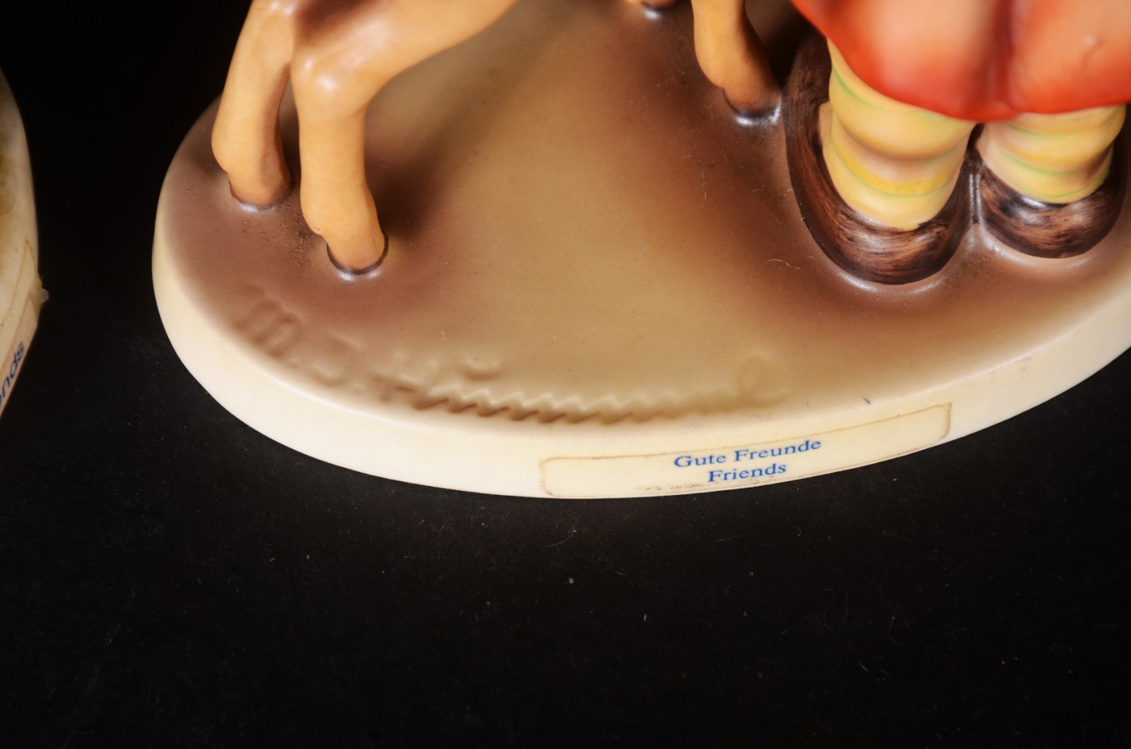 Par de estatuetas de porcelana alemã Goebel. - foto 8 de 11