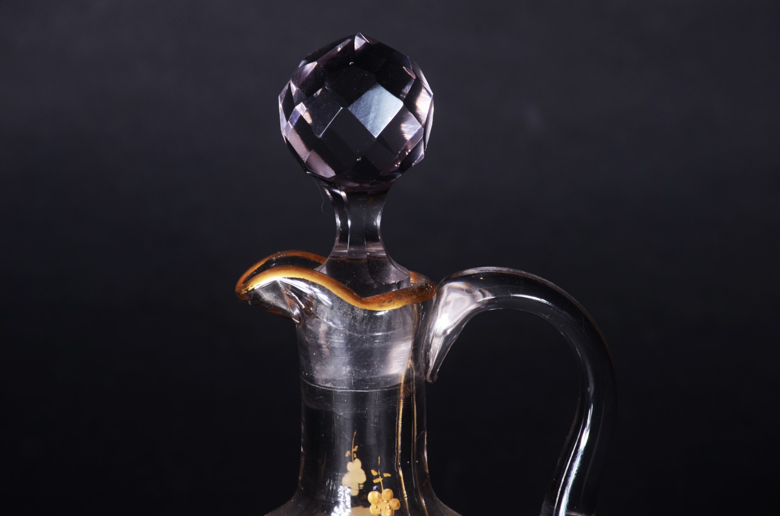 Delicada licoreira de cristal europeu com 5 cálices decorados com... - foto 2 de 9