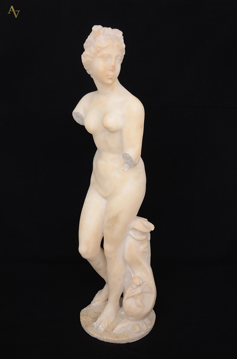 Escultura de alabastro representando figura feminina. Altura 49 cm... - foto 1 de 2
