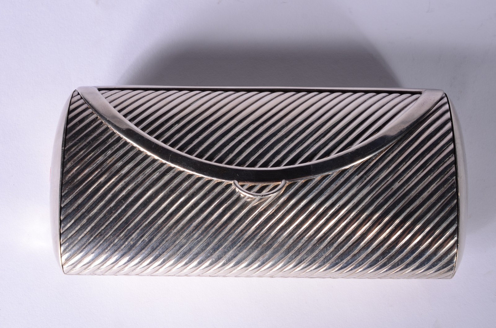 Elegante "Clutch" (bolsa de mão) de prata contraste 833 mls. Peso da... - foto 1 de 8