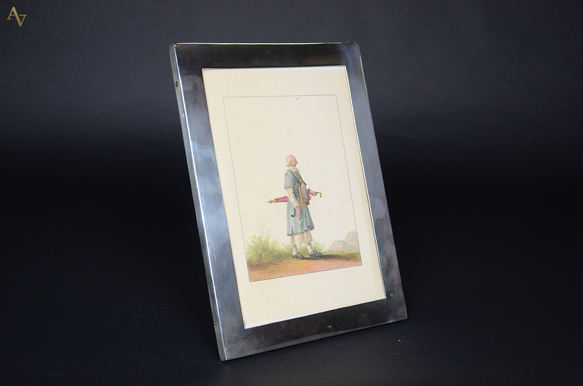 Porta retrato de prata Sterling 925 mls. Medidas 29,5 x 22 cm.