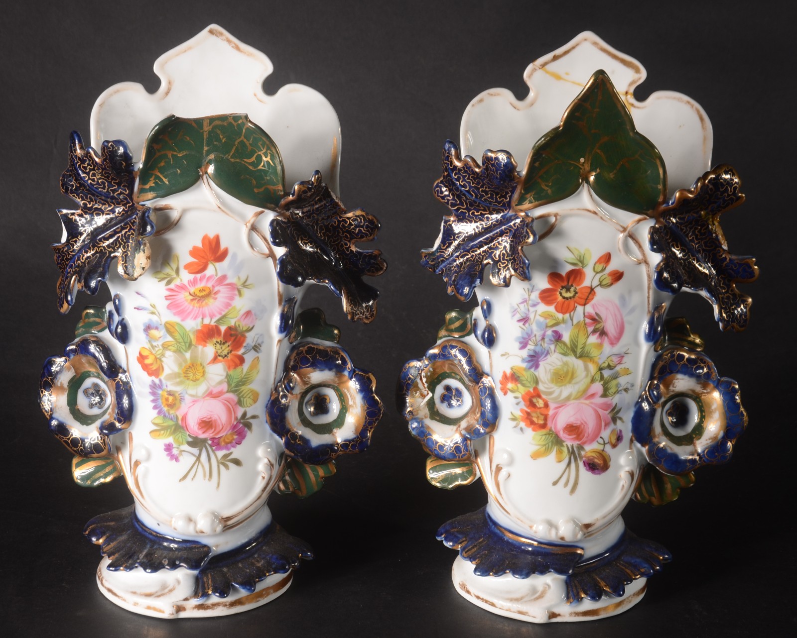 Par de vasos de porcelana francesa Velho Paris decorados com flores... - foto 1 de 11