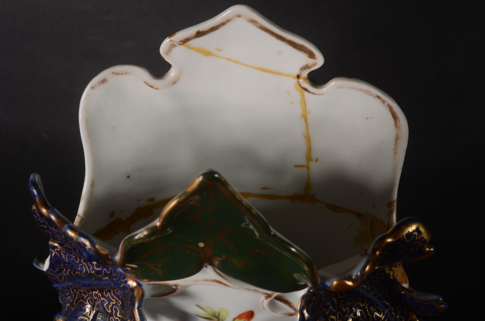 Par de vasos de porcelana francesa Velho Paris decorados com flores... - foto 7 de 11