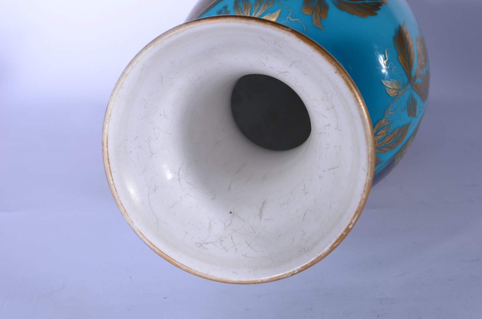 Belíssimo vaso de porcelana francesa Velho Paris, decorado com... - foto 10 de 10