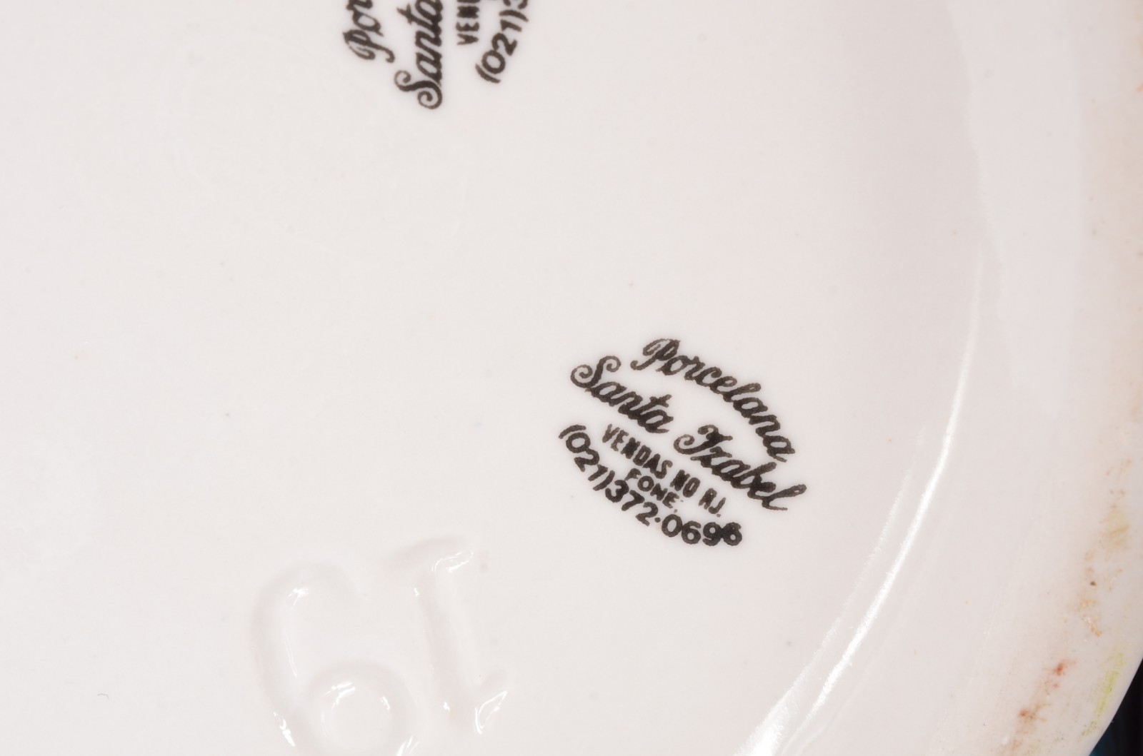 Tres peças diversas de porcelana, sendo: Par de pássaros orientais em... - foto 10 de 11