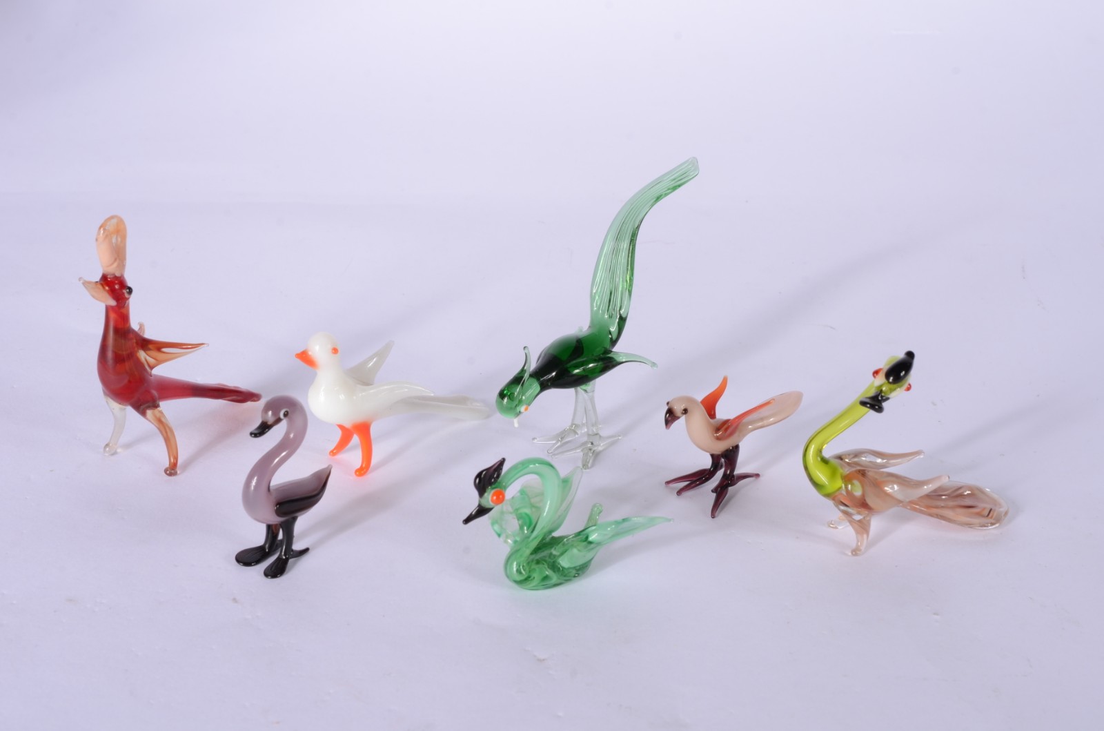 Lote com 17 miniaturas de murano. - foto 2 de 3