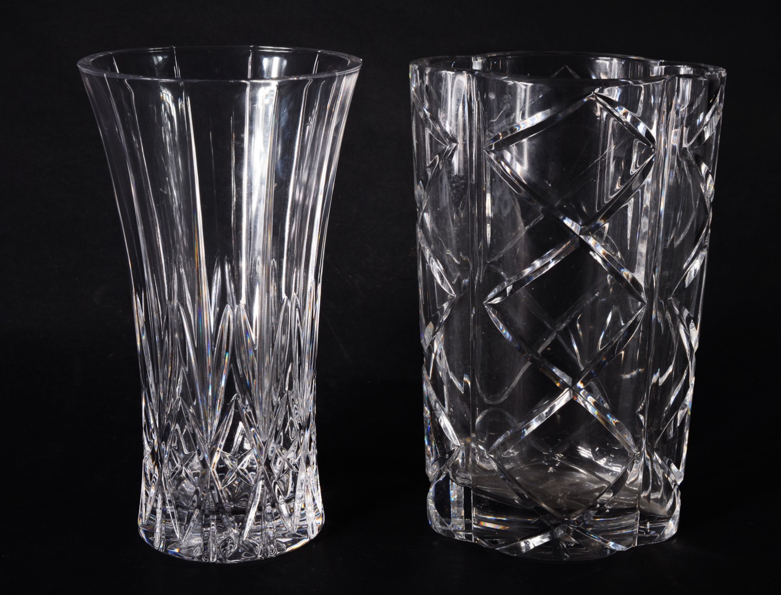 Dois vasos diversos de cristal lapidado. - foto 1 de 6