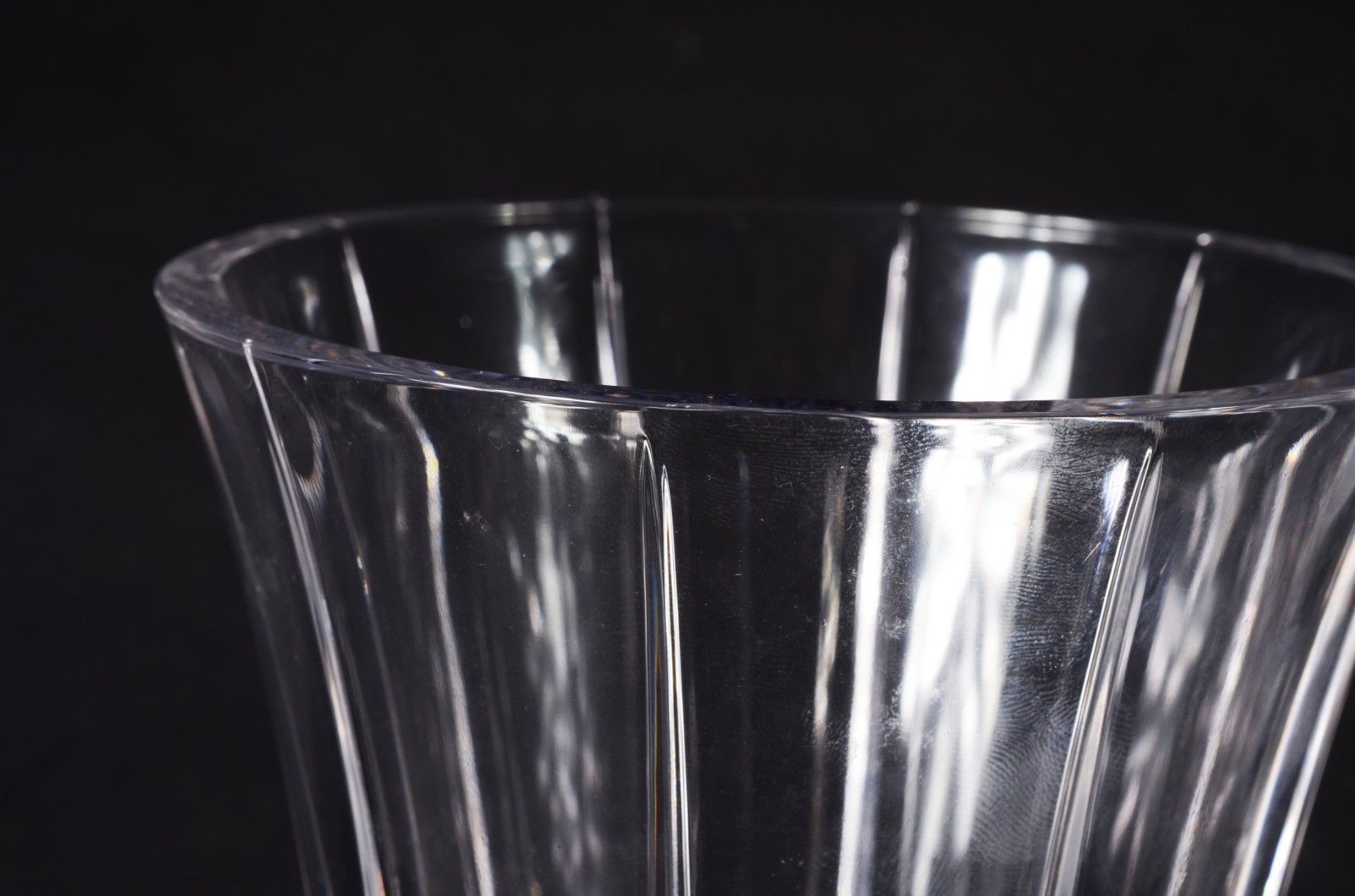 Dois vasos diversos de cristal lapidado. - foto 3 de 6
