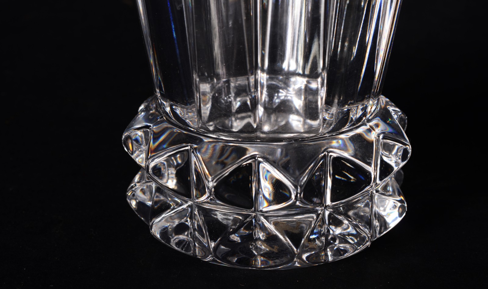 Dois vasos diversos de cristal lapidado. - foto 2 de 7