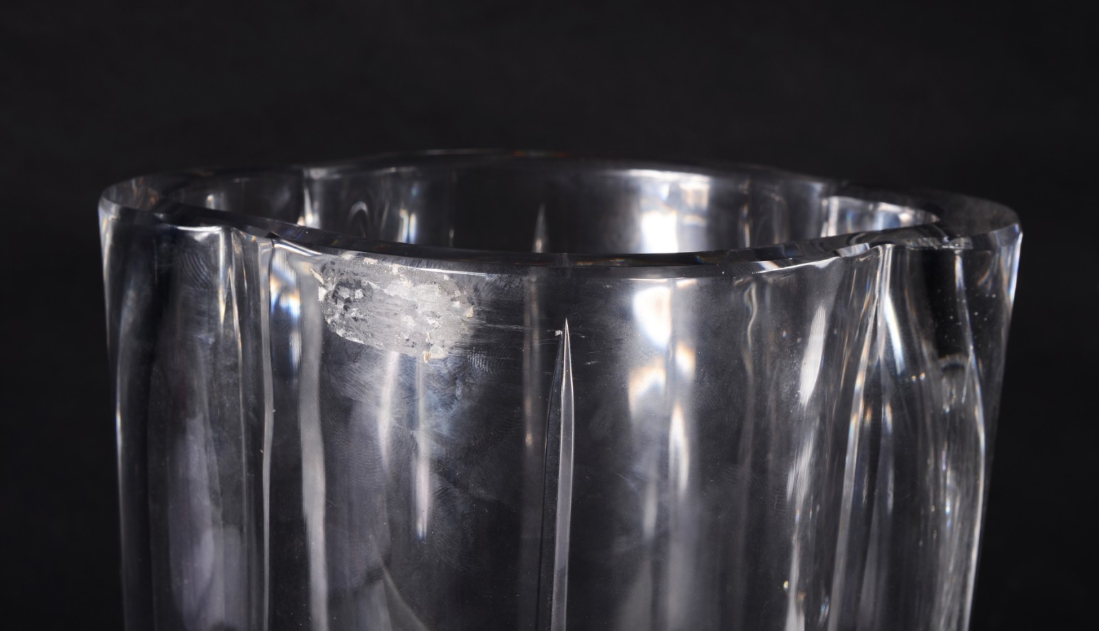 Dois vasos de cristal europeu, modelos diversos. - foto 5 de 7
