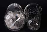 Dois vasos de cristal tcheco lapidado, modelos ... - Dois vasos de cristal tcheco lapidado, modelos diversos.