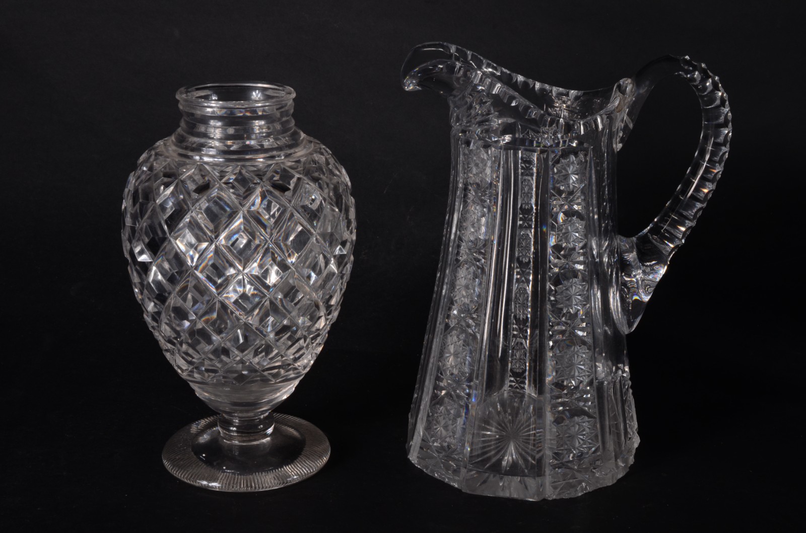 Duas peças de cristal europeu lapidado, sendo: jarra para água e vaso... - foto 1 de 8