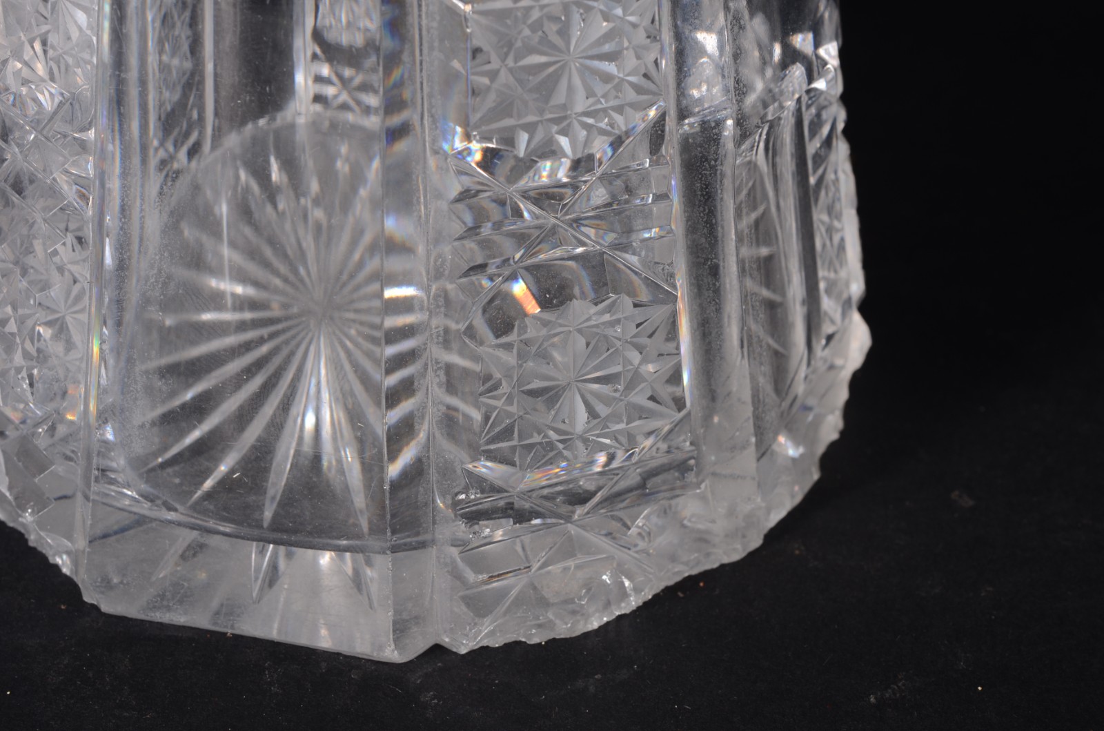 Duas peças de cristal europeu lapidado, sendo: jarra para água e vaso... - foto 5 de 8