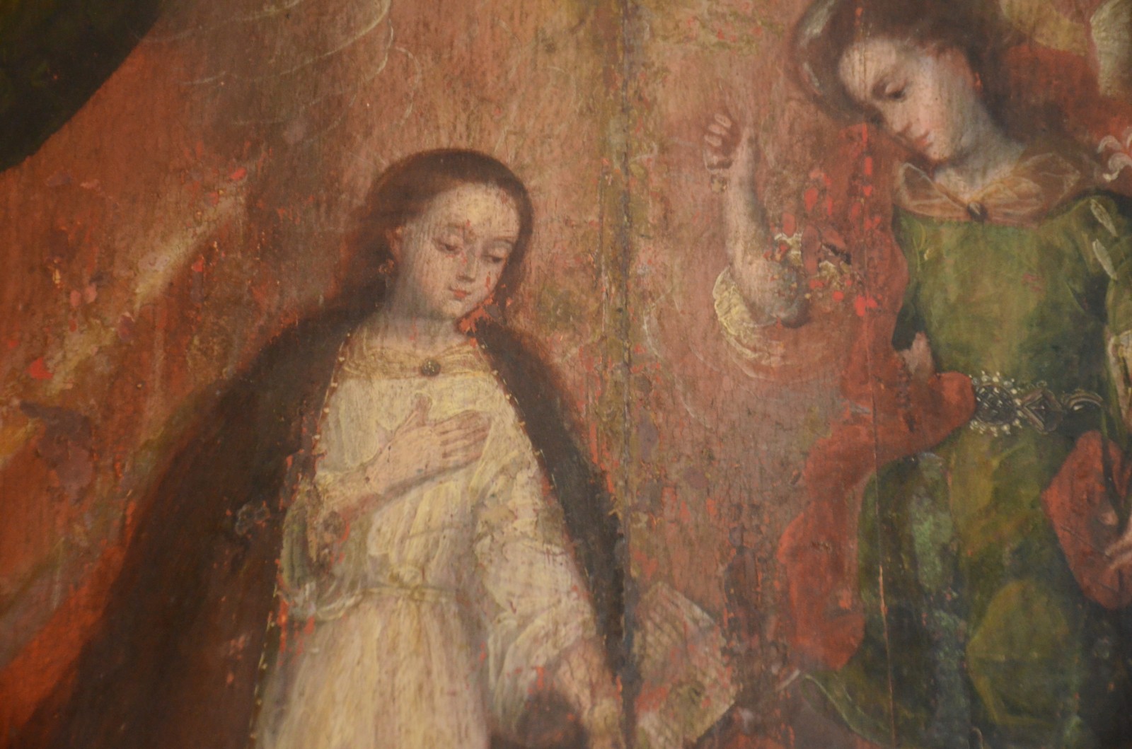 Tríptico de madeira com pinturas em policromia representando o Antigo... - foto 2 de 9