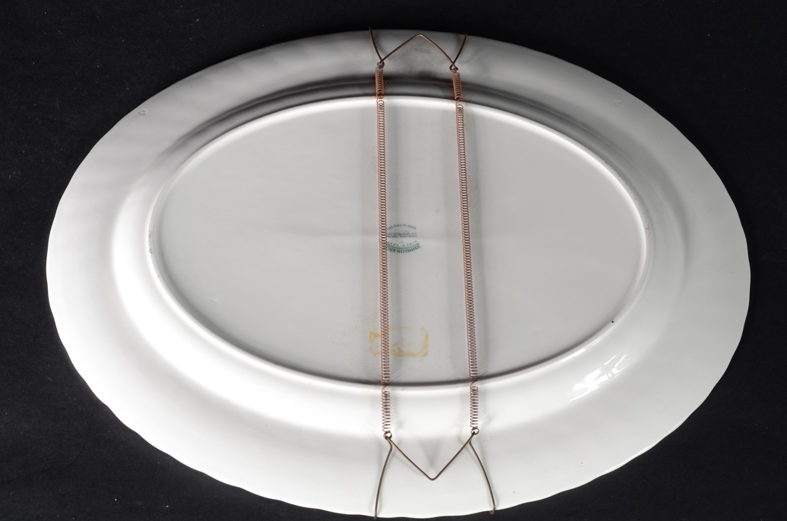 Duas peças diversas, sendo: fruteira de porcelana Rosenthal vermelha... - foto 8 de 10