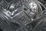 Grande fruteira/poncheira de cristal lapidado c... - Grande fruteira/poncheira de cristal lapidado com borda recortada, acompanham 11 canecas.