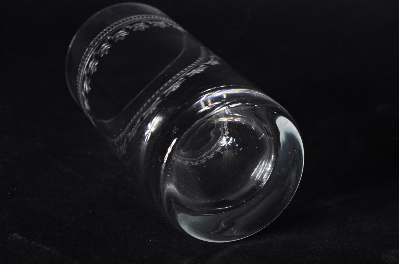 Serviço de cristal lavrado, composto de: 12 copos longos, 10 taças de... - foto 6 de 8