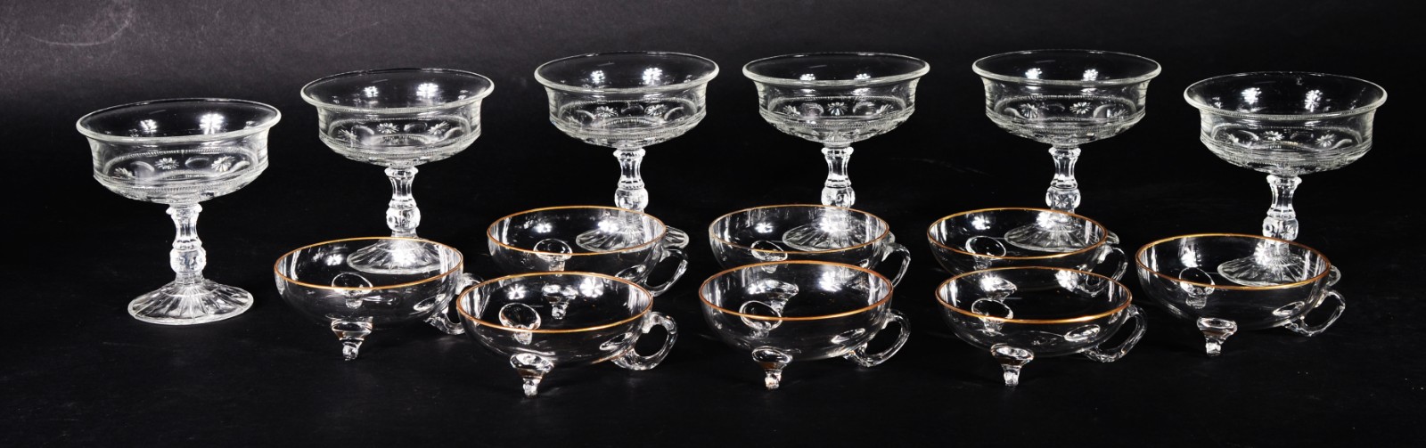 Conjunto com 8 taças com alças para sorvete de cristal com bordas... - foto 1 de 6