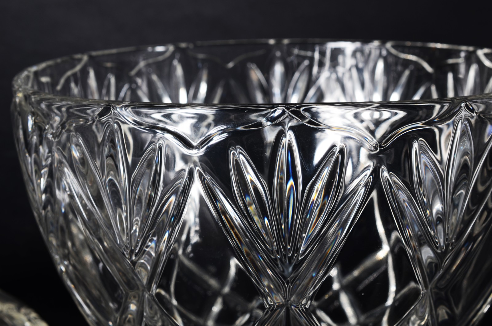 Poncheira de cristal europeu lapidado com 6 canecas. - foto 3 de 11
