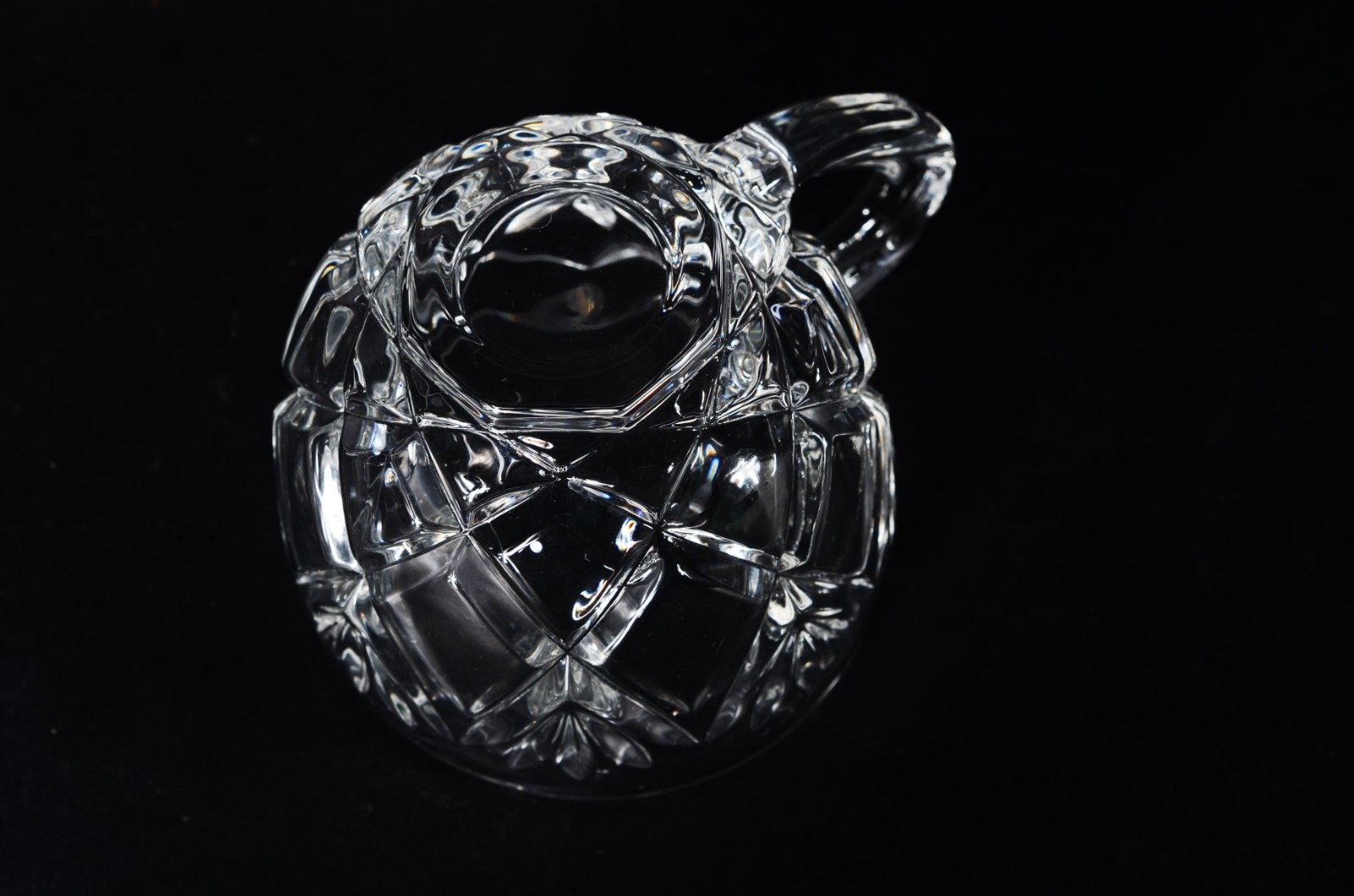 Poncheira de cristal europeu lapidado com 6 canecas. - foto 8 de 11