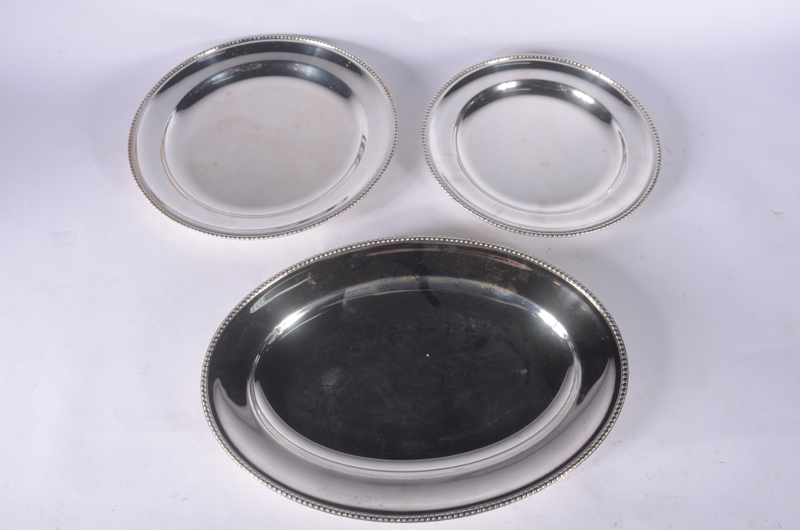 Baixela para jantar de metal prateado Wolff, bordas trabalhadas, com... - foto 3 de 8