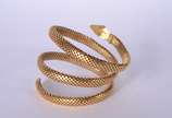 Pulseira de ouro 18 k., feitio cobra, contraste... - Pulseira de ouro 18 k., feitio cobra, contraste 750 mls. Peso total: 108 g.  (Por motivos de segurança a peça não se encontra na loja)