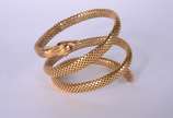 Pulseira de ouro 18 k., feitio cobra, contraste... - Pulseira de ouro 18 k., feitio cobra, contraste 750 mls. Peso total: 108 g.  (Por motivos de segurança a peça não se encontra na loja)