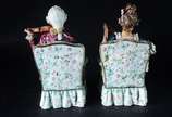 Tres peças diversas, sendo: Par de estatuetas d... - Tres peças diversas, sendo: Par de estatuetas de cerâmica policromada representando casal de musicistas (partes faltantes e colados) e, vaso ori...