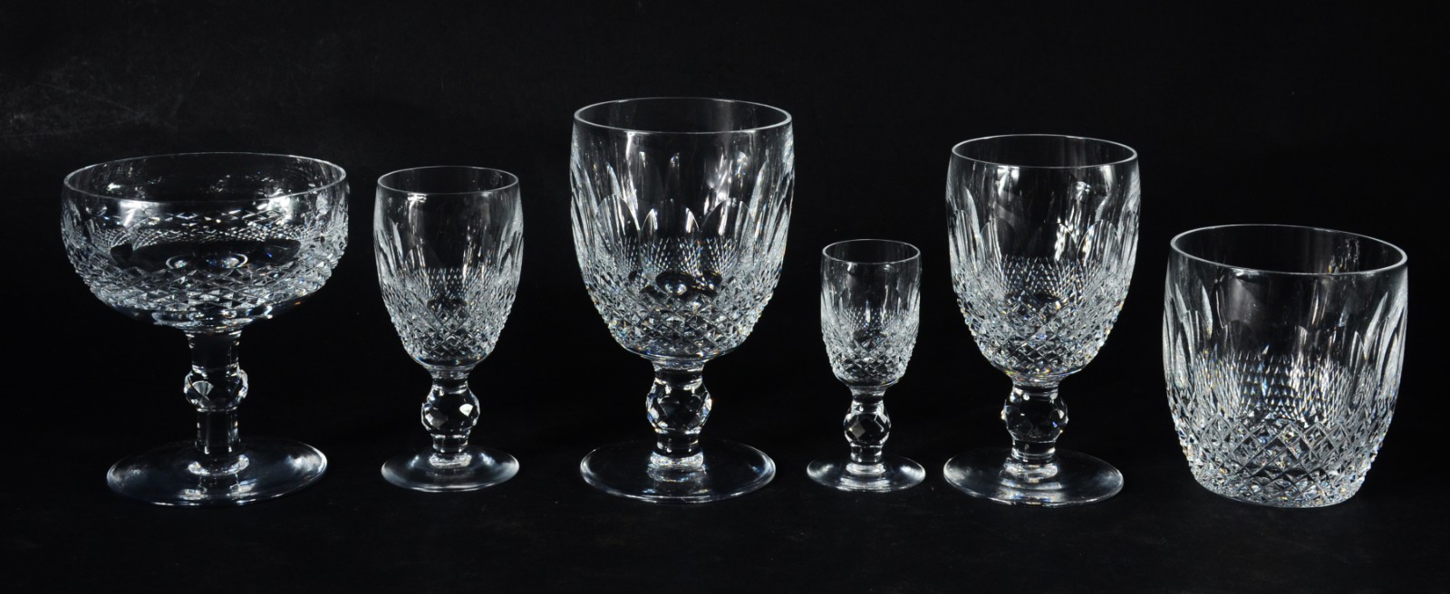 Serviço de cristal ingles lapidado Waterford, composto de: 9 copos... - foto 1 de 9