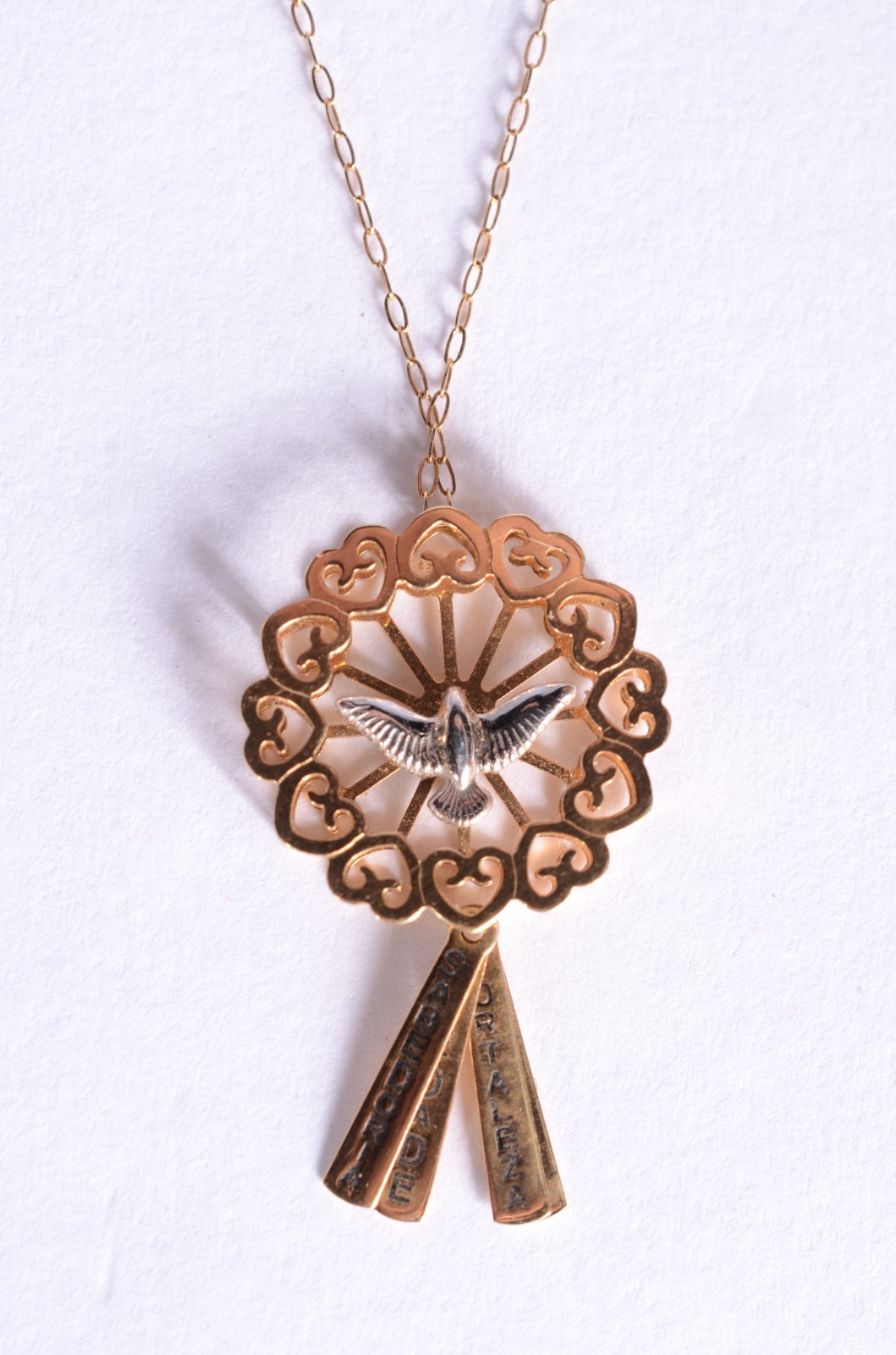 Colar com pendente no feitio de mandala de ouro 18 k., contraste 750... - foto 1 de 8
