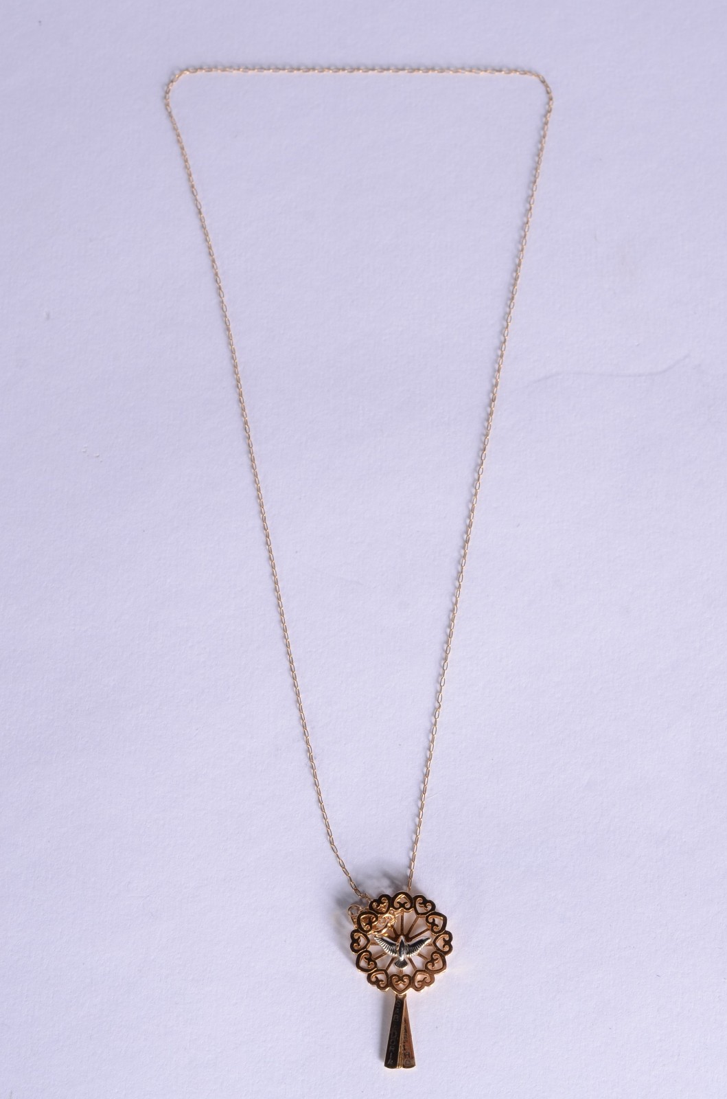 Colar com pendente no feitio de mandala de ouro 18 k., contraste 750... - foto 2 de 8