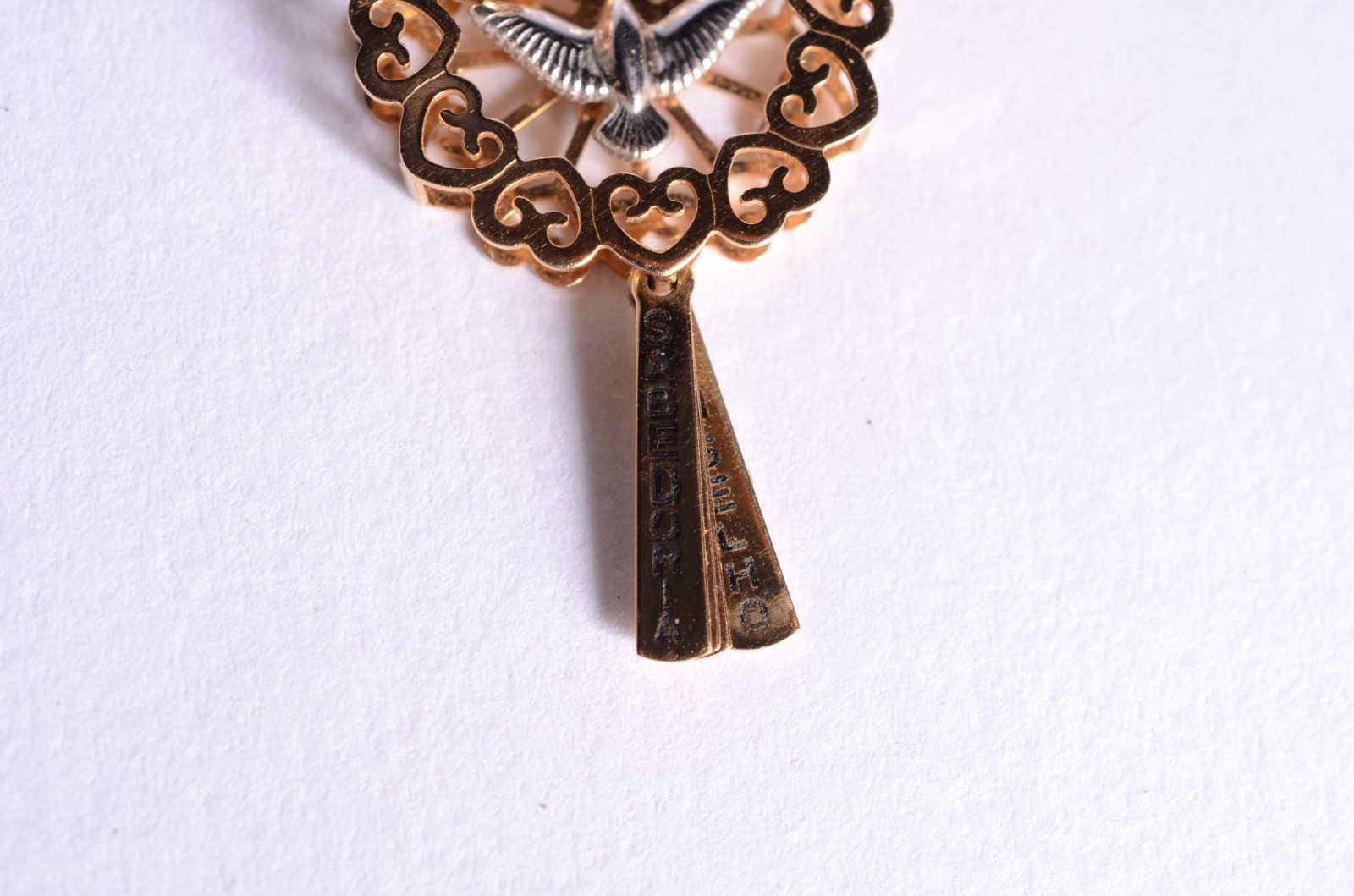 Colar com pendente no feitio de mandala de ouro 18 k., contraste 750... - foto 3 de 8