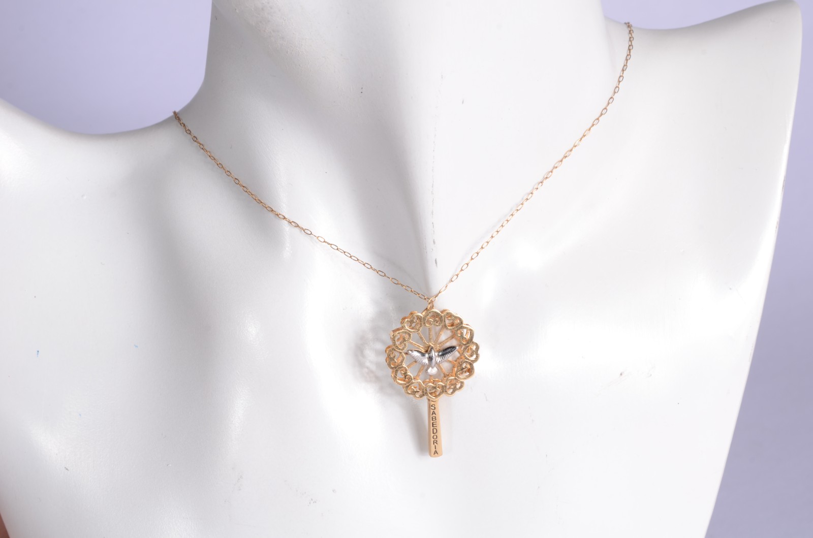Colar com pendente no feitio de mandala de ouro 18 k., contraste 750... - foto 7 de 8