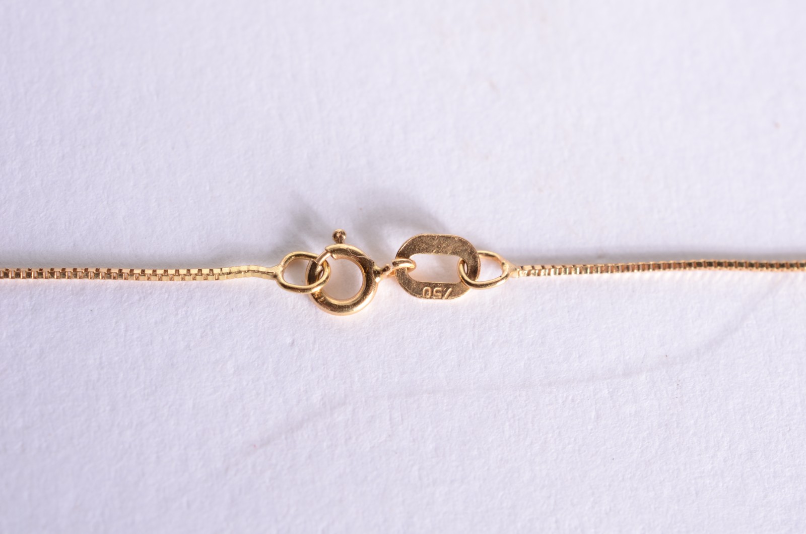 Colar com pendente na forma de coração de ouro 18 k., contraste 750... - foto 5 de 5