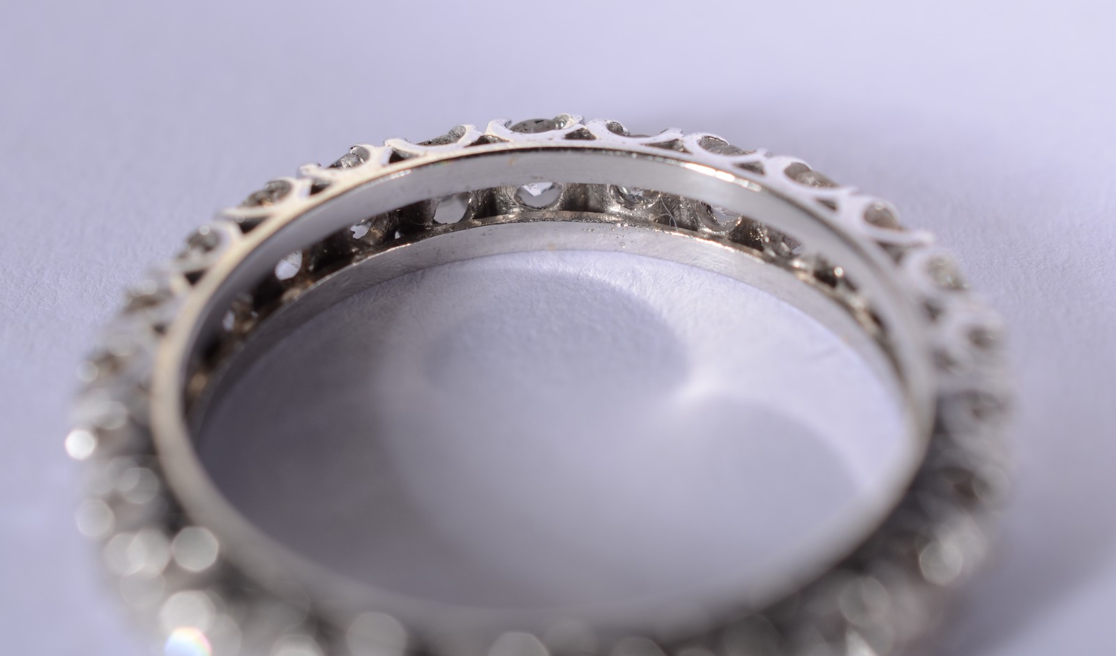 Aliança completa de ouro branco com 25 brilhantes de 0,08 ct cada... - foto 3 de 6