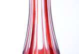 Garrafa de cristal tcheco double rubi com guirl... - Garrafa de cristal tcheco double rubi com guirlandas e pássaros lavrados, bocal facetado.