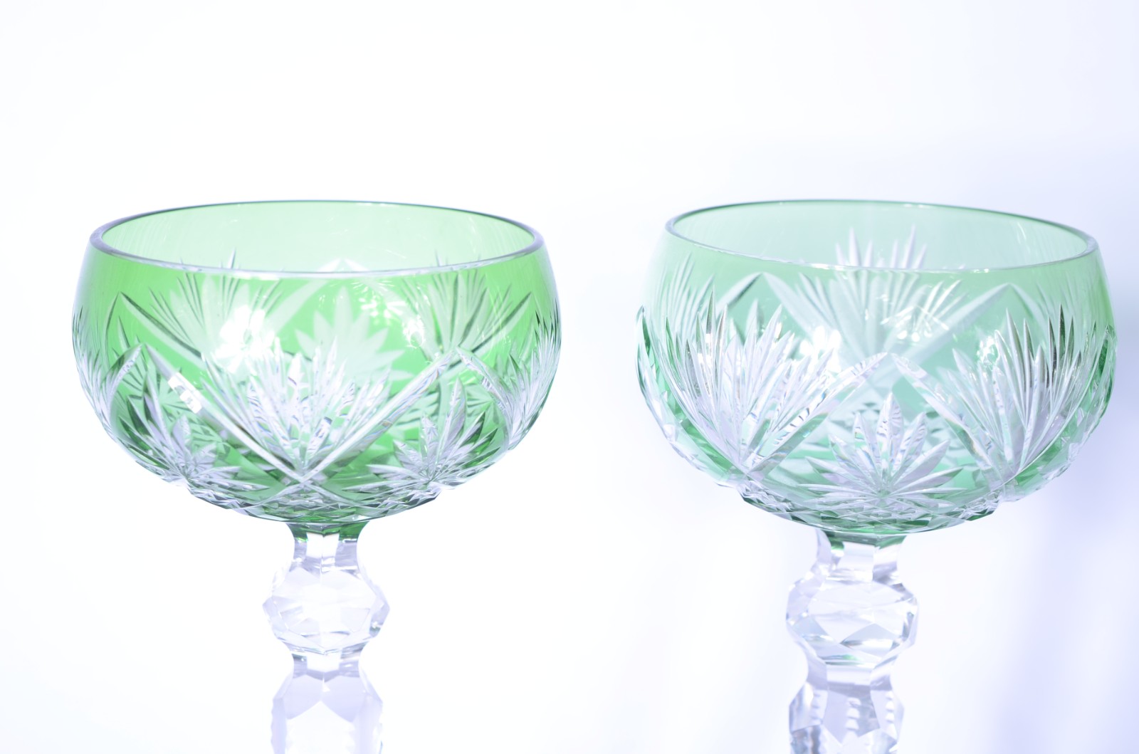 Cinco taças para vinho de cristal europeu double verde lapidado, pés... - foto 2 de 6