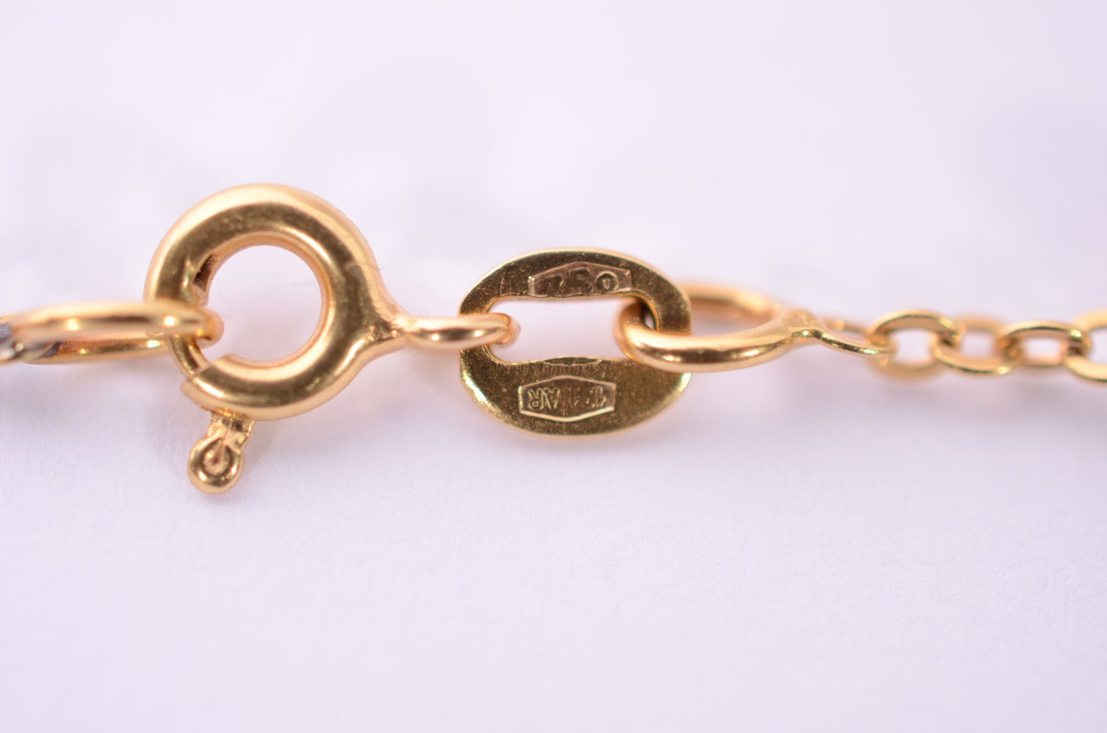 Colar de ouro 18 k., com pedras "olho de tigre". (Por motivos de... - foto 5 de 7