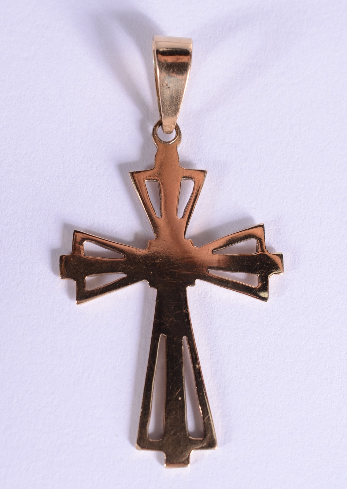 Crucifixo de ouro 18 k., contraste 750 mls com vazado. (Por motivos... - foto 3 de 3