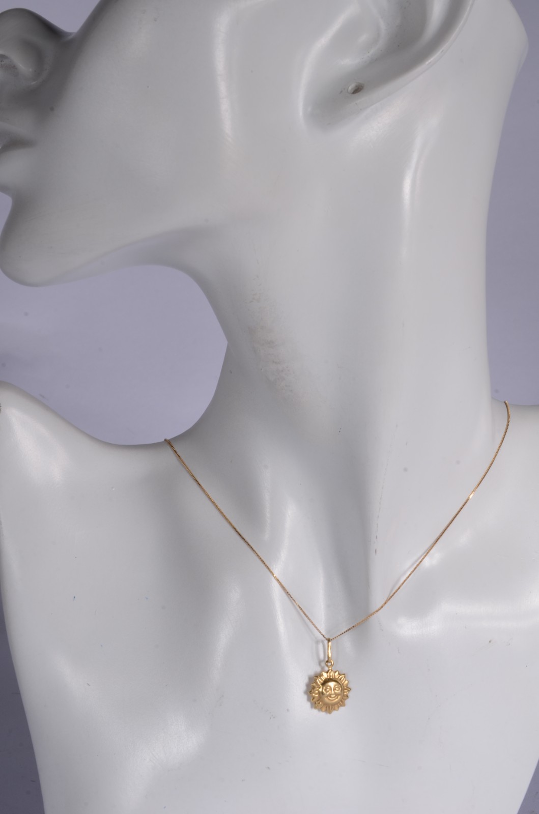 Colar de ouro 18 k., contraste 750 mls com pendente. (Por motivos de... - foto 4 de 6