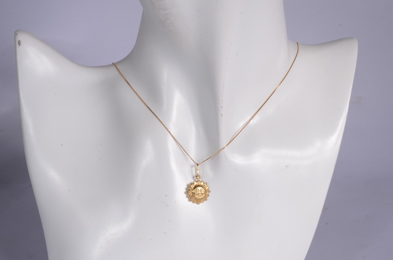 Colar de ouro 18 k., contraste 750 mls com pendente. (Por motivos de... - foto 6 de 6