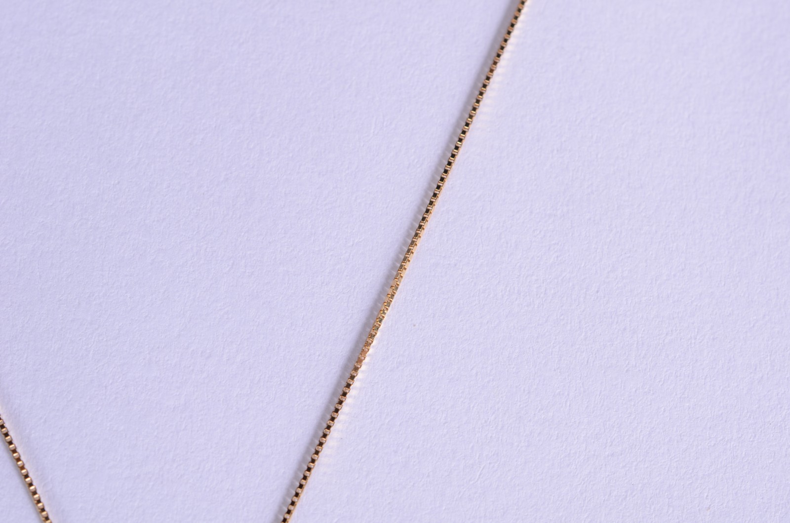 Colar de ouro 18 k., com pendente feitio flor. (Por motivos de... - foto 4 de 9