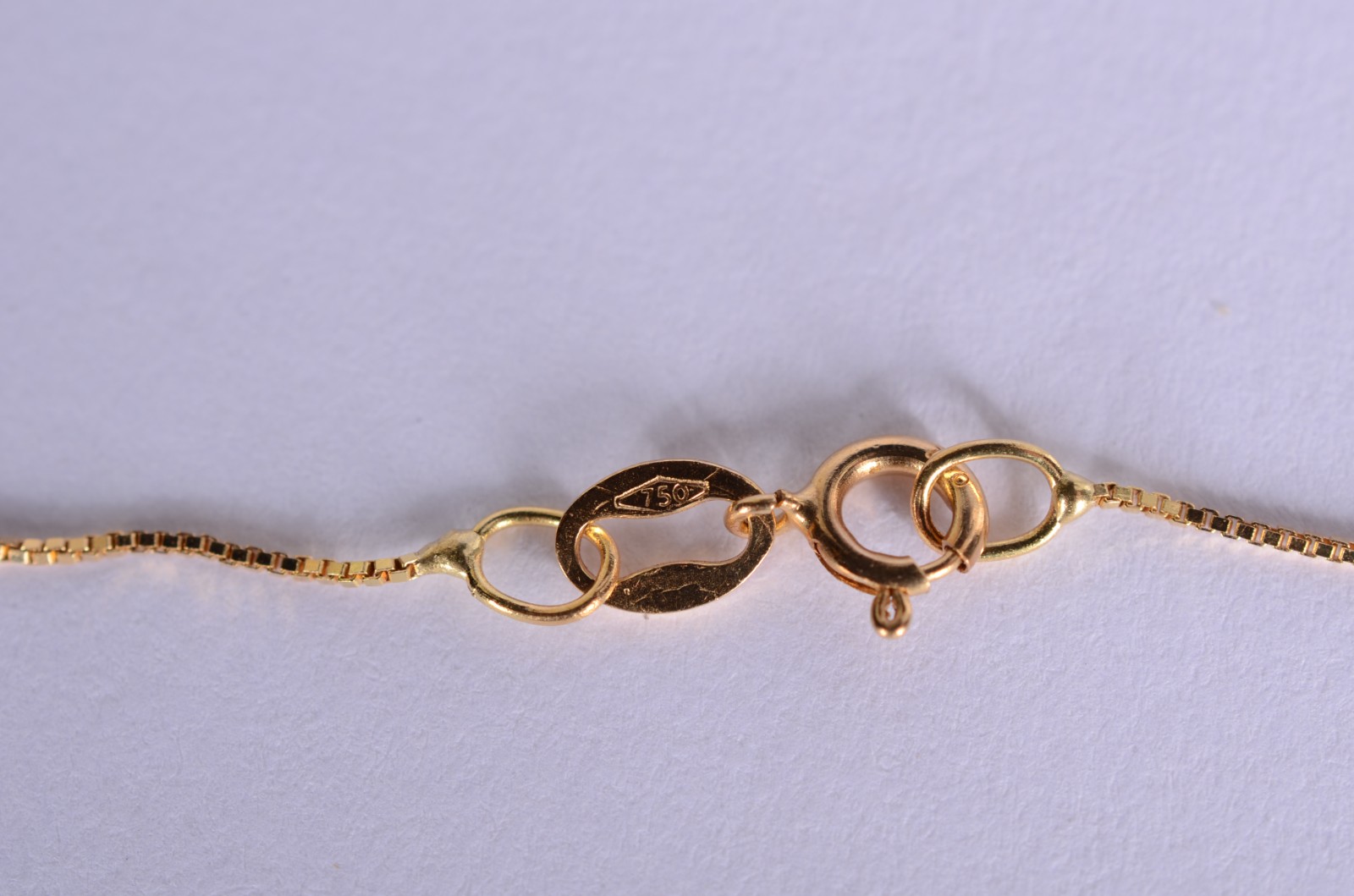 Colar com pendente na forma de coração de ouro 18k., contraste 750... - foto 4 de 5