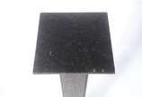 Coluna de granito preto feitio quadrangular. - Coluna de granito preto feitio quadrangular.