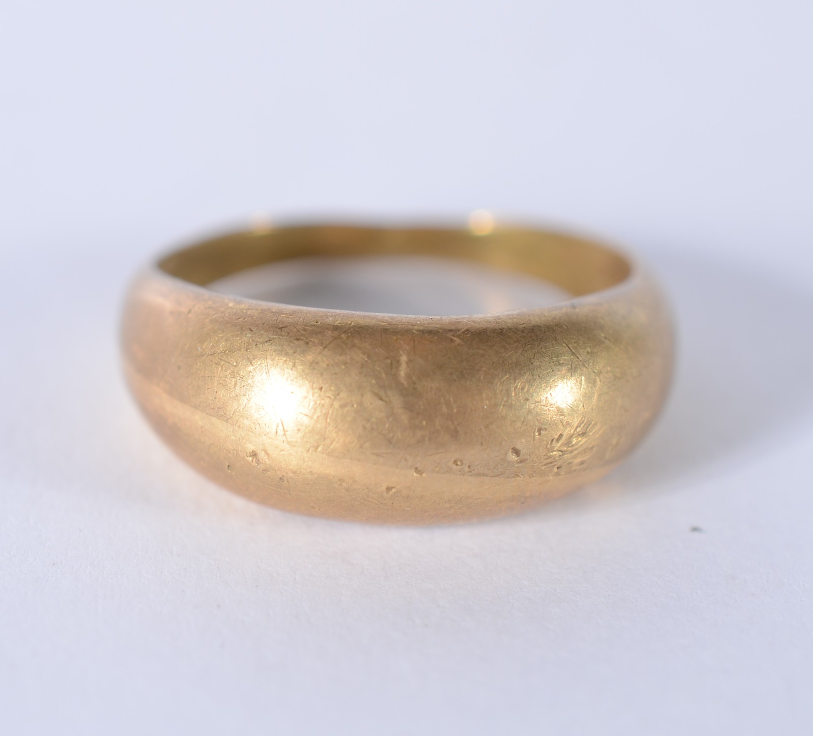 Anel de ouro 18 k., aro 23. (Por motivos de segurança a peça não se... - foto 1 de 5