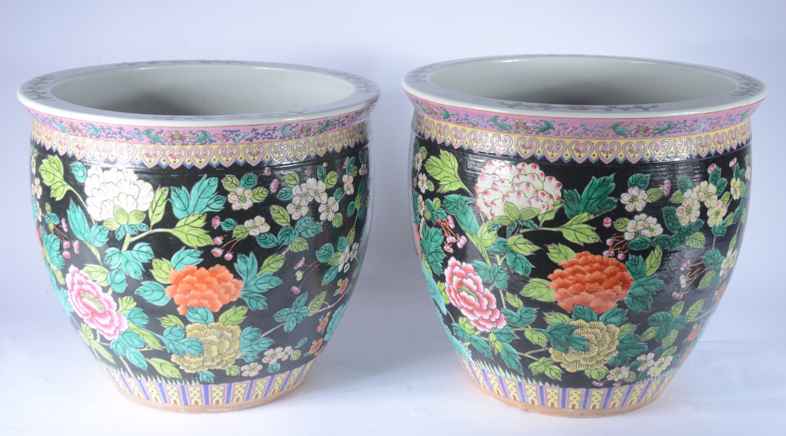 Par de cachepots/aquários de porcelana oriental, decorados com flores... - foto 1 de 5