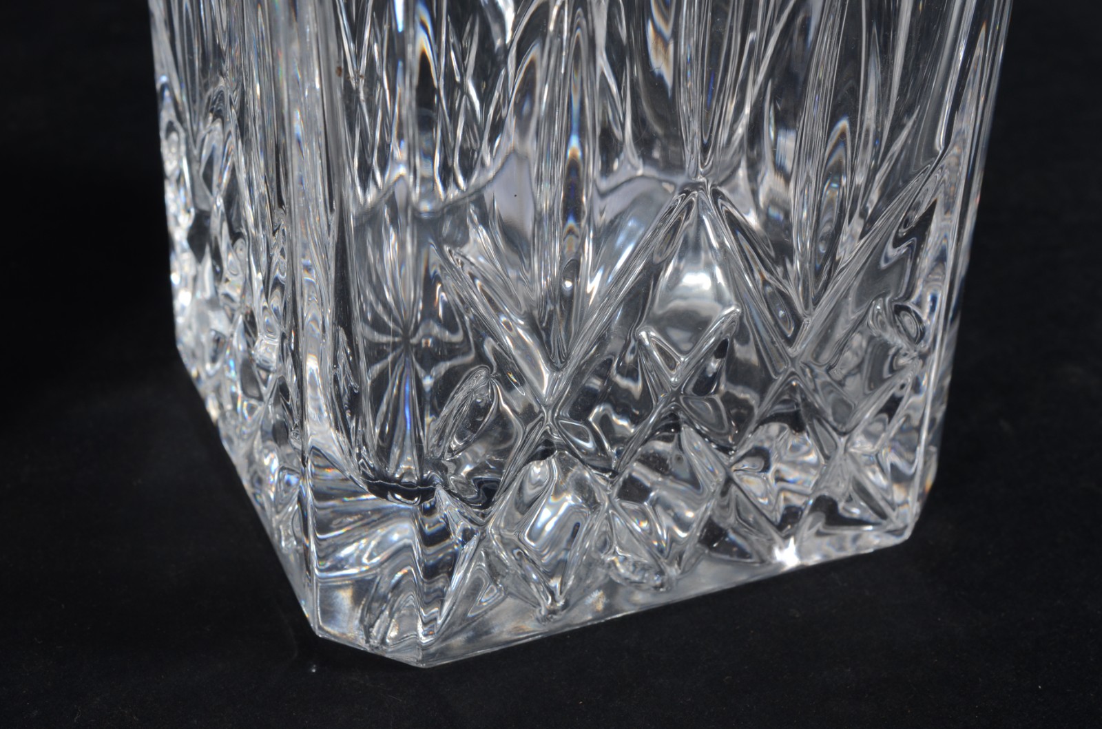 Quatro garrafas diversas de cristal. - foto 4 de 10