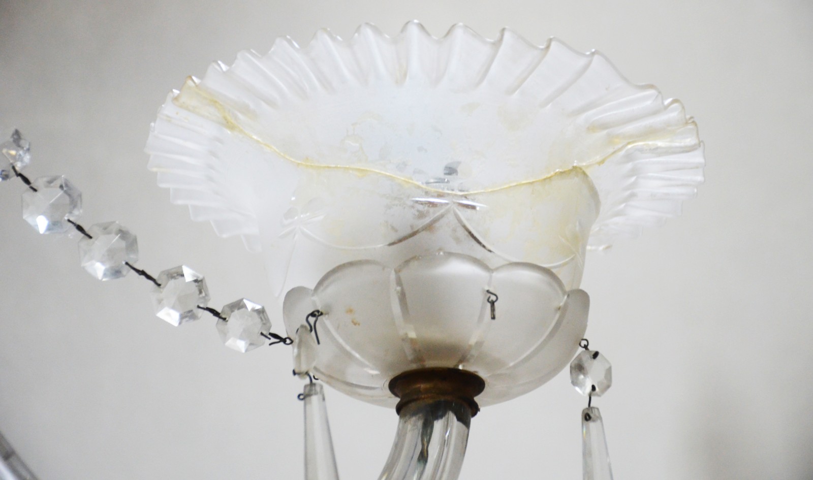 Lustre de cristal para 3 luzes com mangas foscas e bordas feitio... - foto 4 de 6