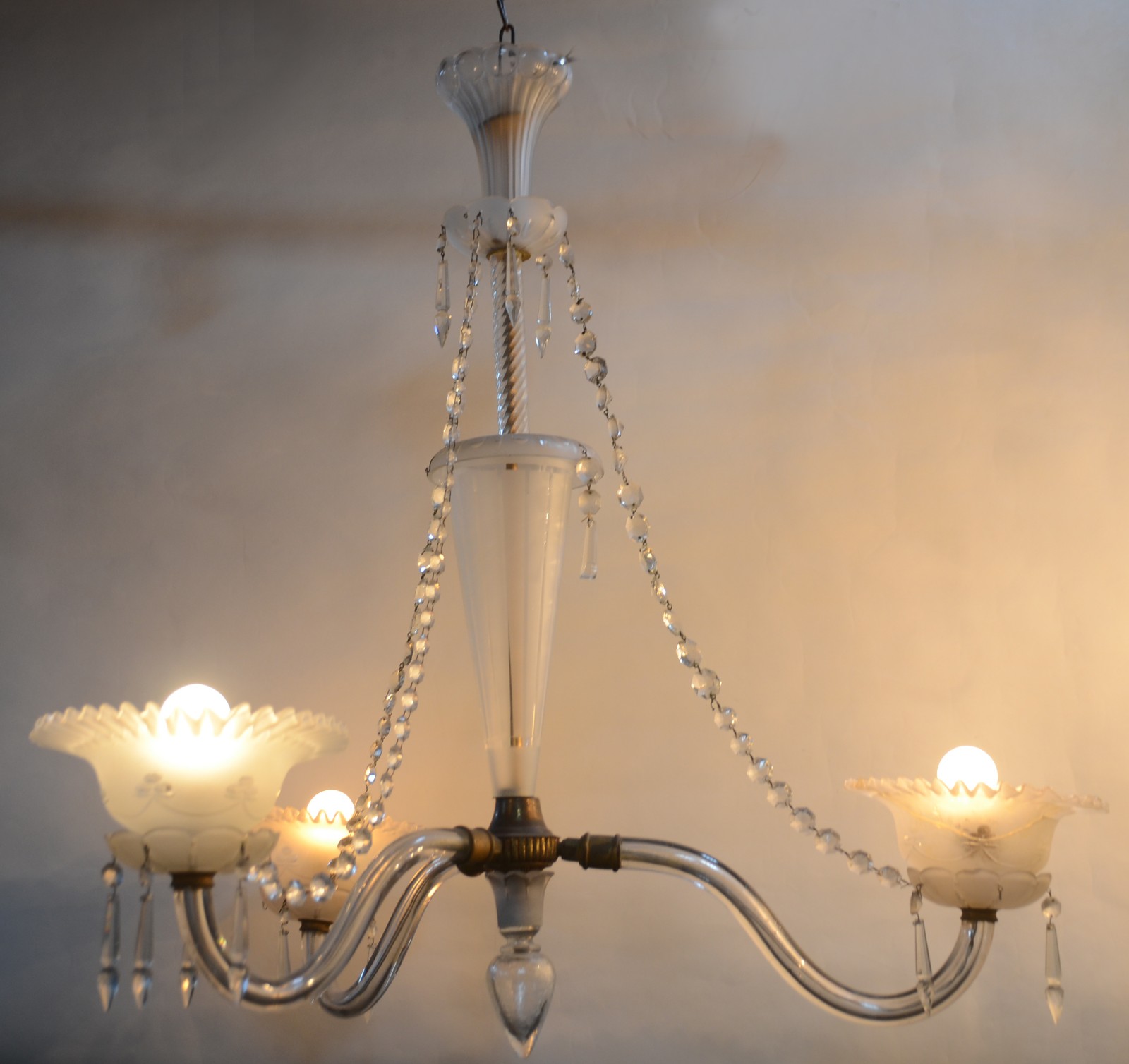Lustre de cristal para 3 luzes com mangas foscas e bordas feitio... - foto 5 de 6