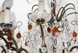 Lustre de metal para 12 luzes com pingentes e c... - Lustre de metal para 12 luzes com pingentes e contas de cristal, estilo Versailles.